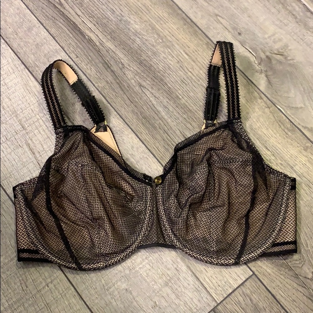 Back smoothing bra